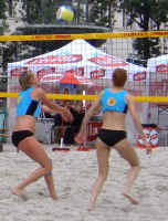 volley1.jpg (62986 Byte)